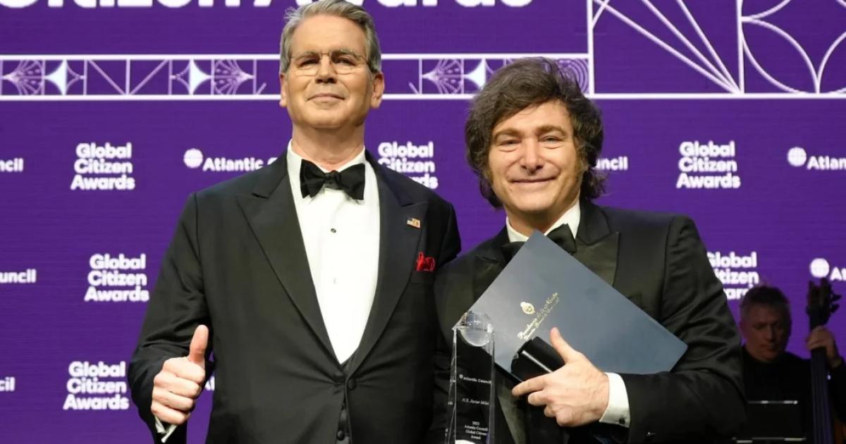 Bessent tambieacuten felicitoacute a Milei y aseguroacute que el paiacutes se encamina hacia un futuro econoacutemico brillante