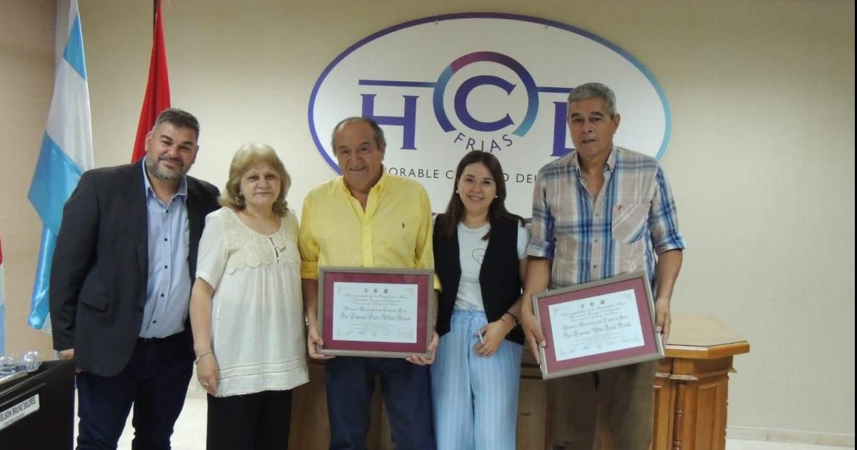 Declararon Artistas Meritorios de Friacuteas al Duacuteo Esperanza