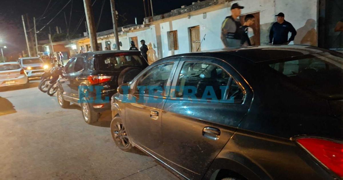 Barrabravas ferroviarios detenidos por destruir el Registro Civil de Beltraacuten- dijeron que les pagaron