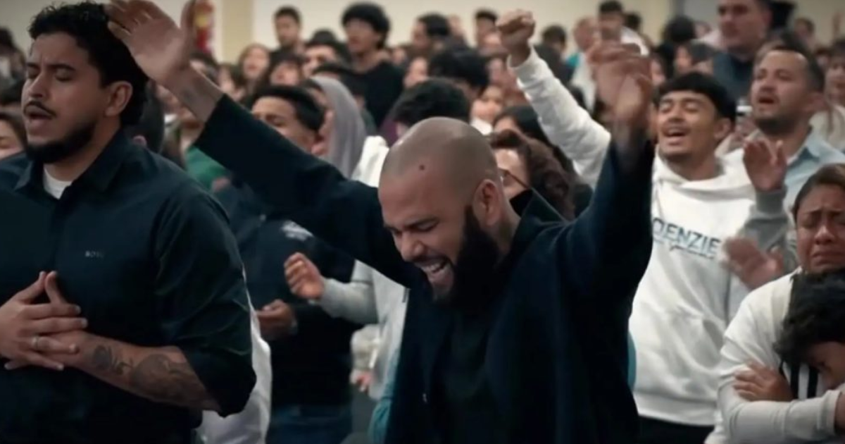 Tras estar preso Dani Alves se convirtioacute en predicador evangeacutelico