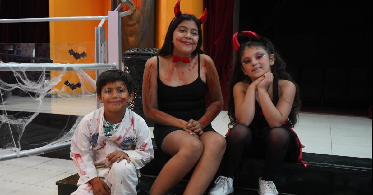 Se comenzoacute a celebrar Halloween con un encuentro de disfraces