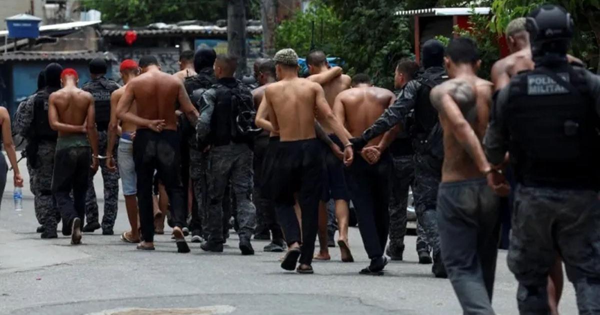 VIDEO Riacuteo de Janeiro- al menos 60 muertos en operativos policiales contra Comando Vermelho