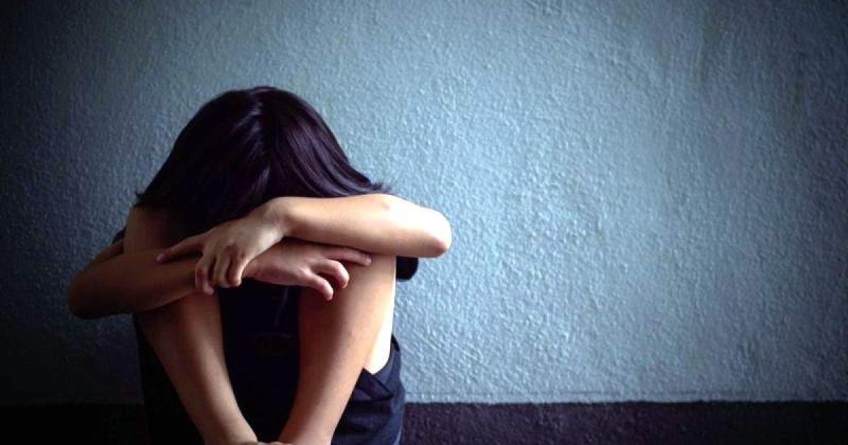 Alumna de 14 antildeos reveloacute que fue tocada por compantildeero de aula