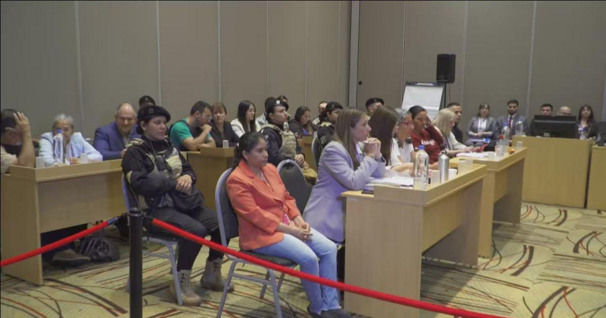 El abogado fue trasladado desde la audiencia a sede policial