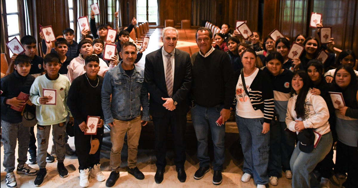 Alumnos de El Arenal visitaron Casa de Gobierno