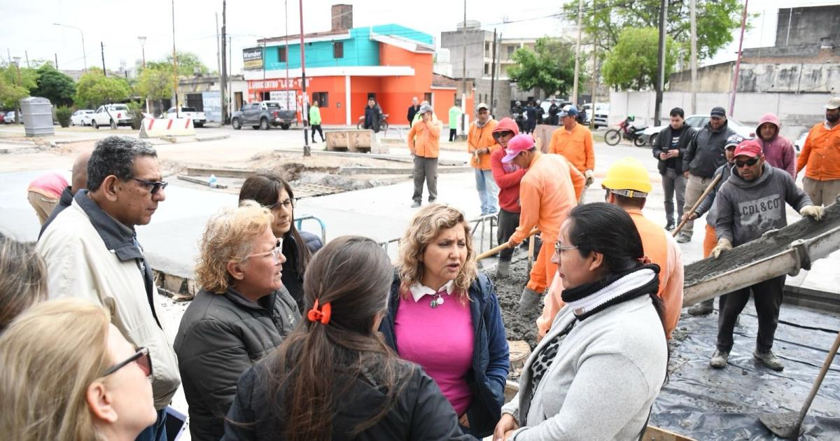 Fuentes supervisoacute el avance de la segunda etapa de la obra de repavimentacioacuten de la avenida Coloacuten