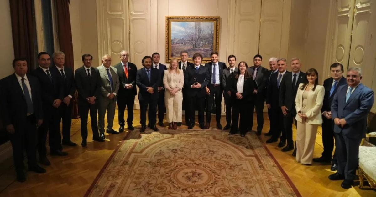 Finalizoacute la reunioacuten de Milei Zamora y 19 gobernadores en Casa Rosada