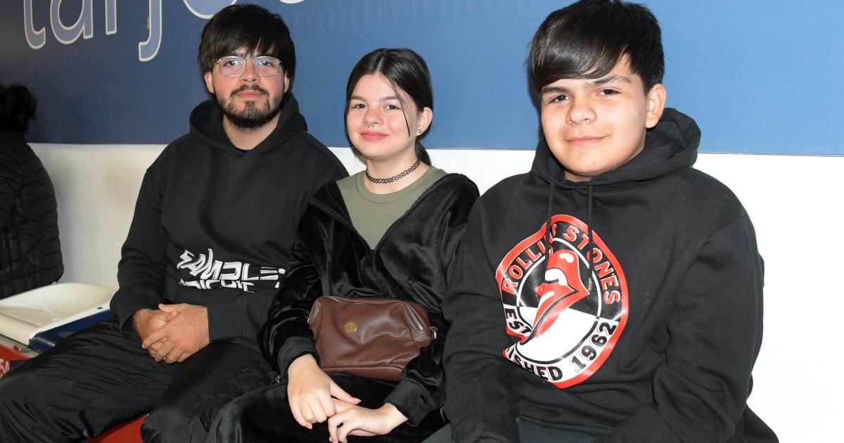 EL BAacuteSQUET FEMENINO REUNIOacute AL PUacuteBLICO