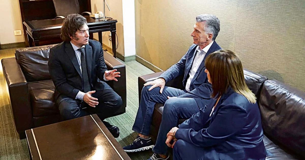 Tras la cumbre con gobernadores Milei cenaraacute con Macri en la Quinta de Olivos