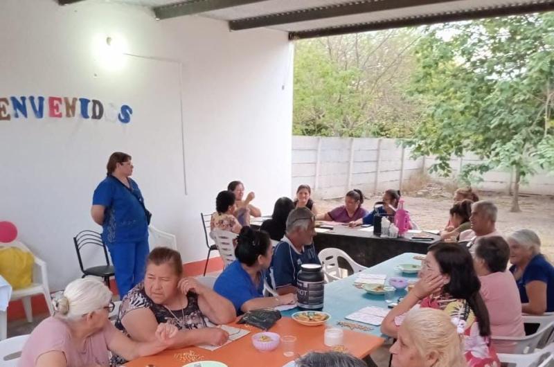 Se celebroacute un encuentro de recreacioacuten con adultos mayores en la sala del barrio San Javier