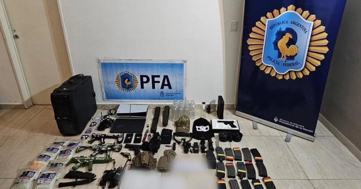 La PFA allanó a un menor de 16 años en Caballito que planeaba un tiroteo