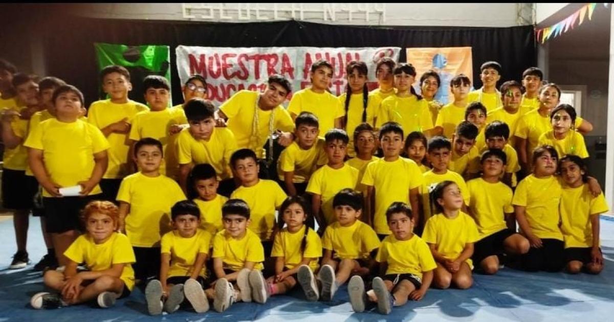 Exitosa Muestra de Gimnasia realizoacute la Escuela Ndeg 999