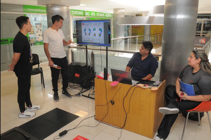 Gran convocatoria en los estudios de la pisada para atletas del Maratoacuten