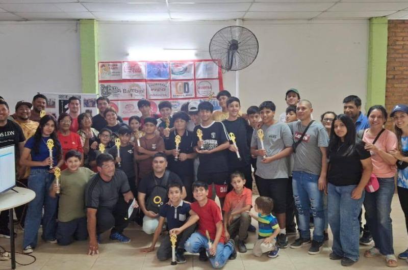 Gran cierre del Torneo Libre de Ajedrez 2025 en la ciudad de Antildeatuya