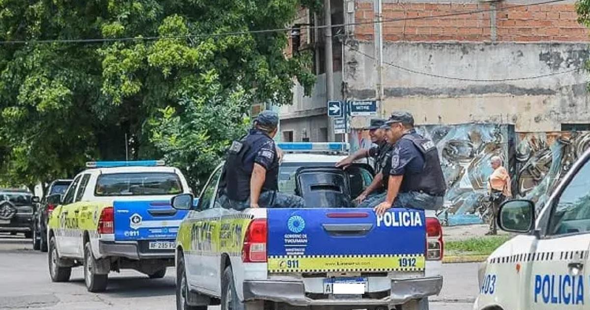 Desafectaron a un policía por difundir una foto íntima en un grupo de WhatsApp - Foto- Contexto Tucumn