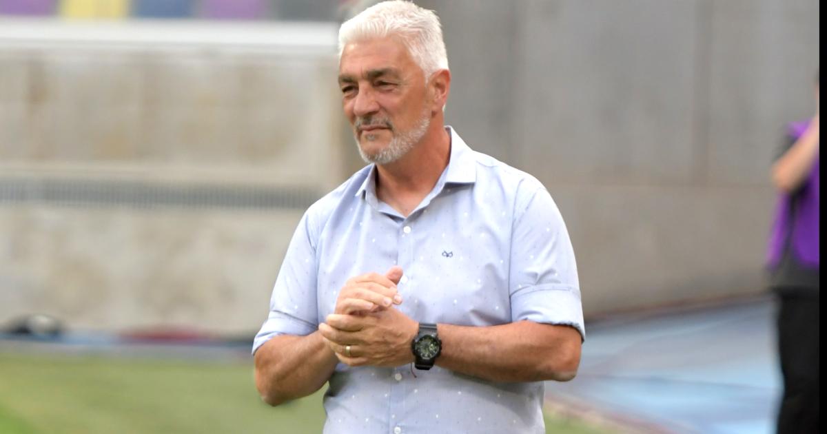 Omar De Felippe se fue conforme pese al empate