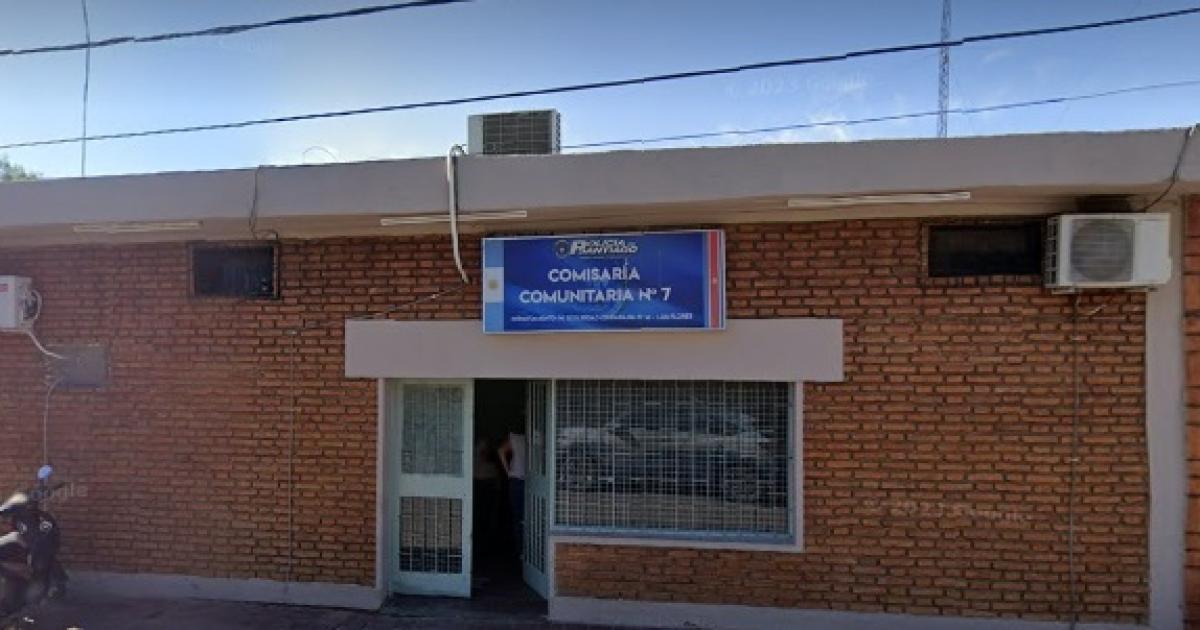 Estudiante de 10 antildeos tomoacute del cuello a su compantildeera y la golpeoacute