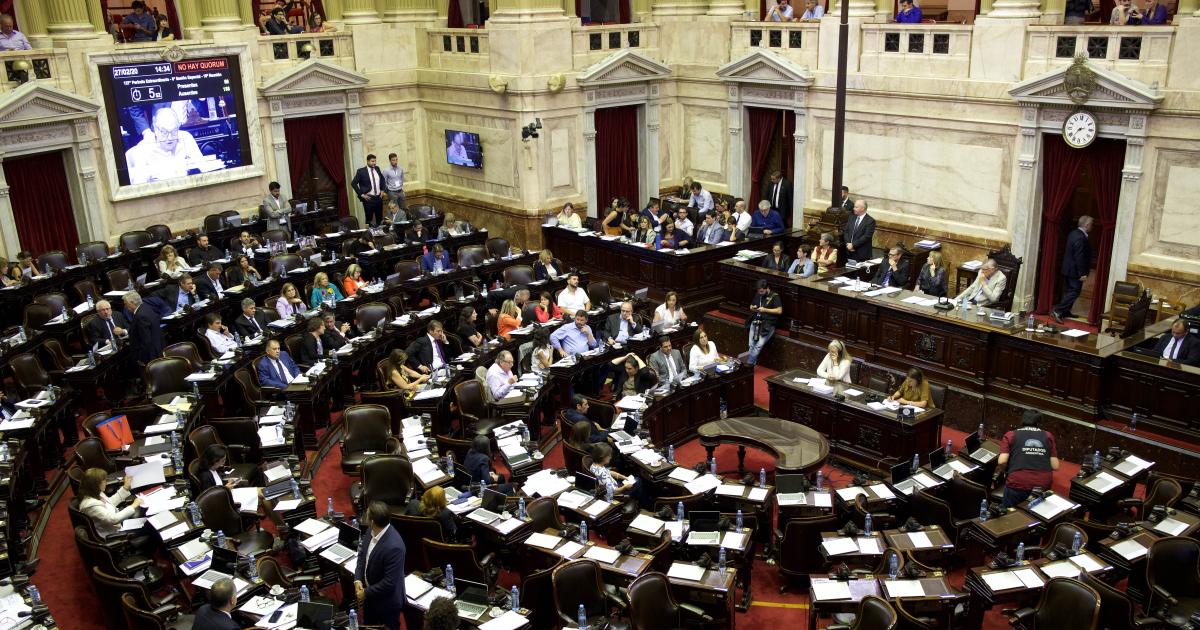 LLA logroacute dictamen con voto de Benegas Lynch y apoyo de PRO y UCR