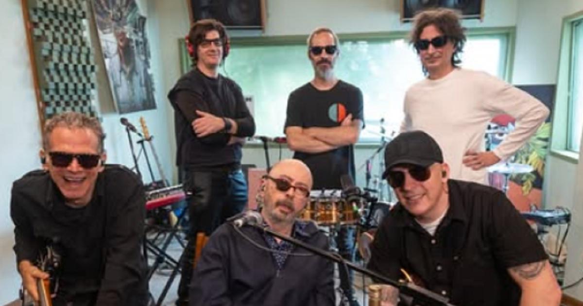 El Indio Solari volvioacute al estudio con Los Fundamentalistas del Aire Acondicionado y se vienen nuevas canciones