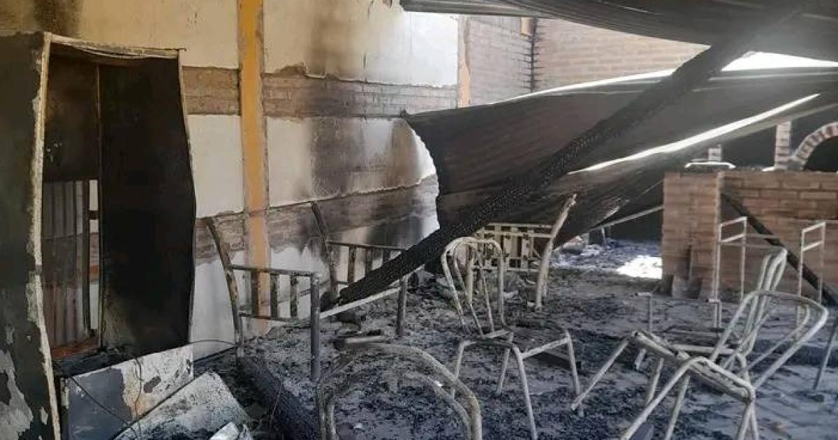 Delincuentes robaron e incendiaron el quincho de un concejal