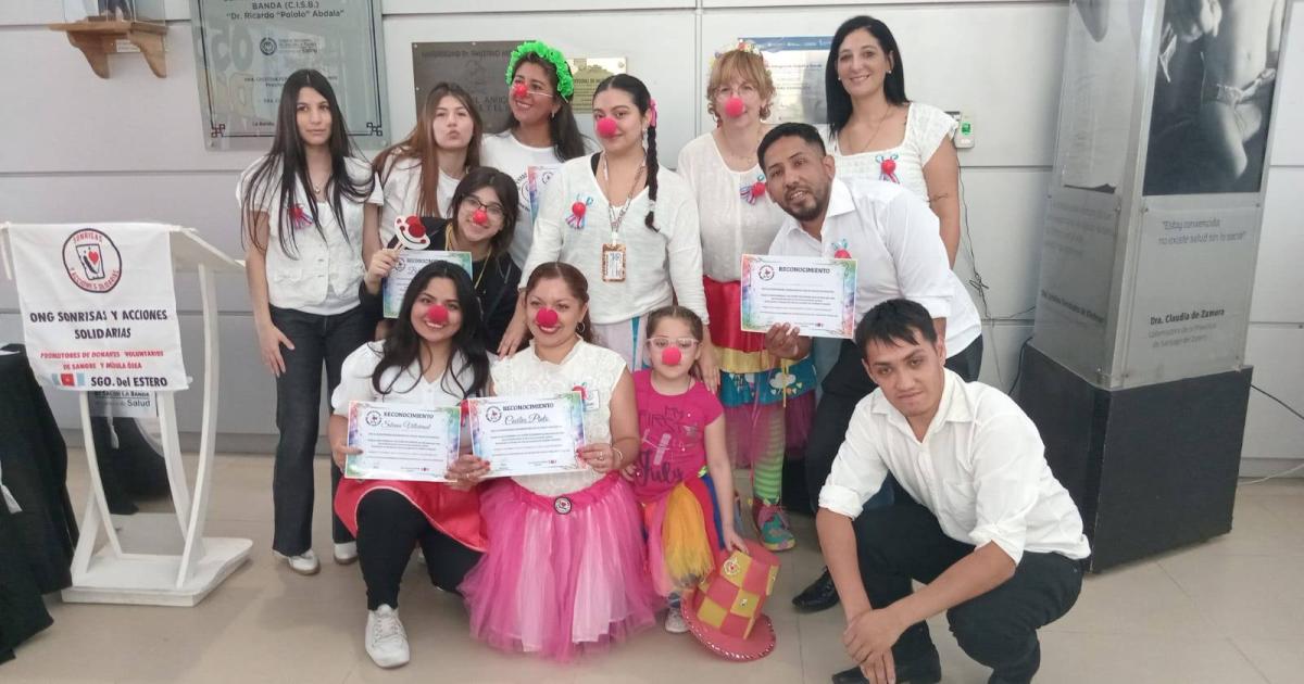 La forma maacutes gratificante de celebrar- en su diacutea los payasos de hospital multiplican su amor