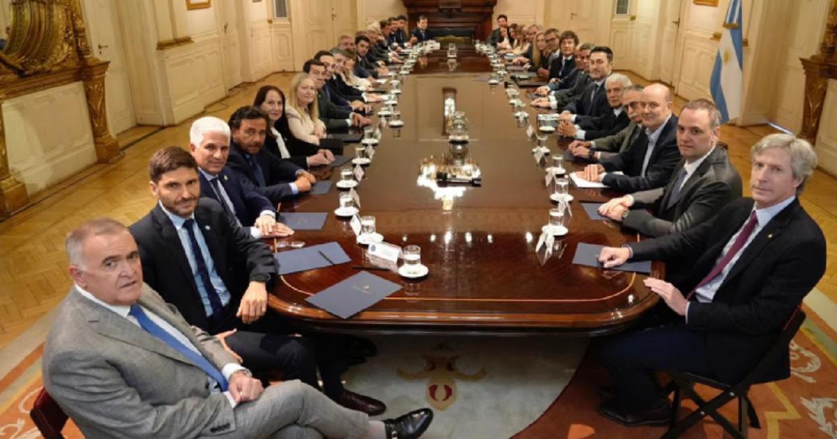 Milei busca acordar con los gobernadores un pacto de fondos por reformas - Foto- Todo Noticas