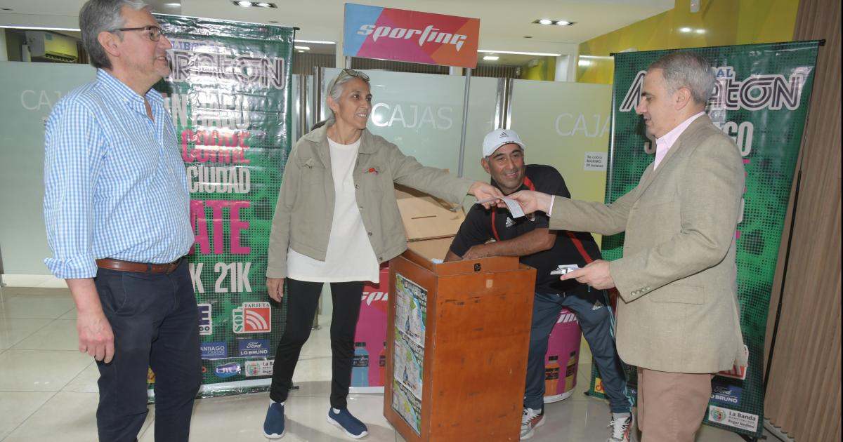 El sorteo estuvo supervisado por el gerente general Cr Franco Parisini y representantes del Banco Santiago del Estero y Tarjeta Sol