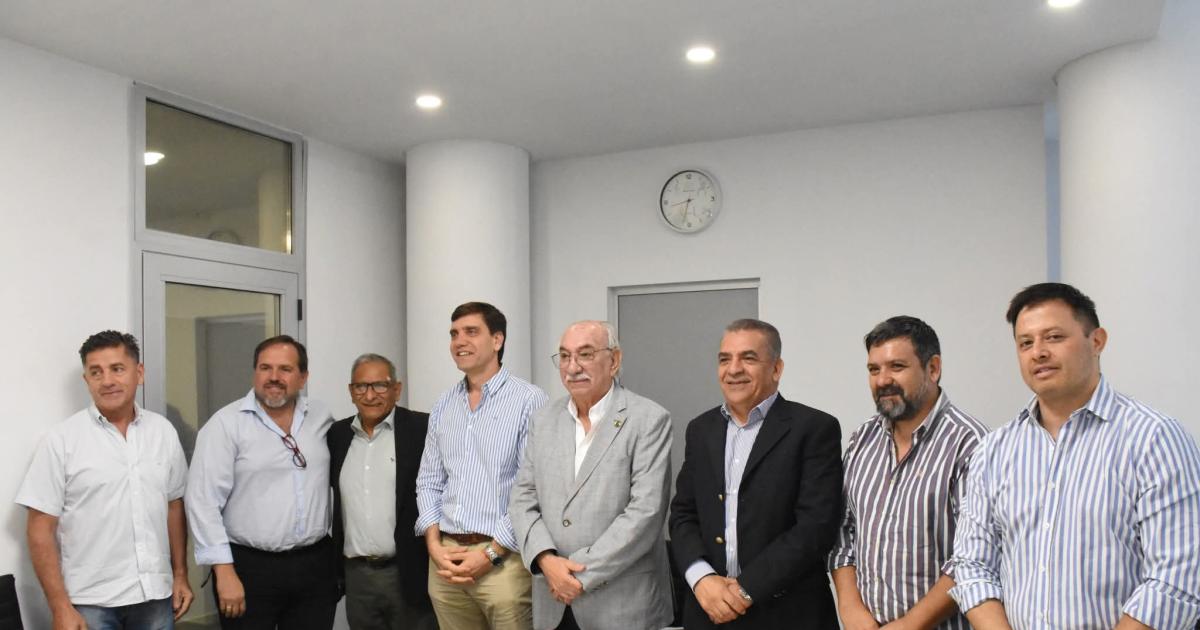 Presentaron los torneos provinciales de fuacutetbol infantil 