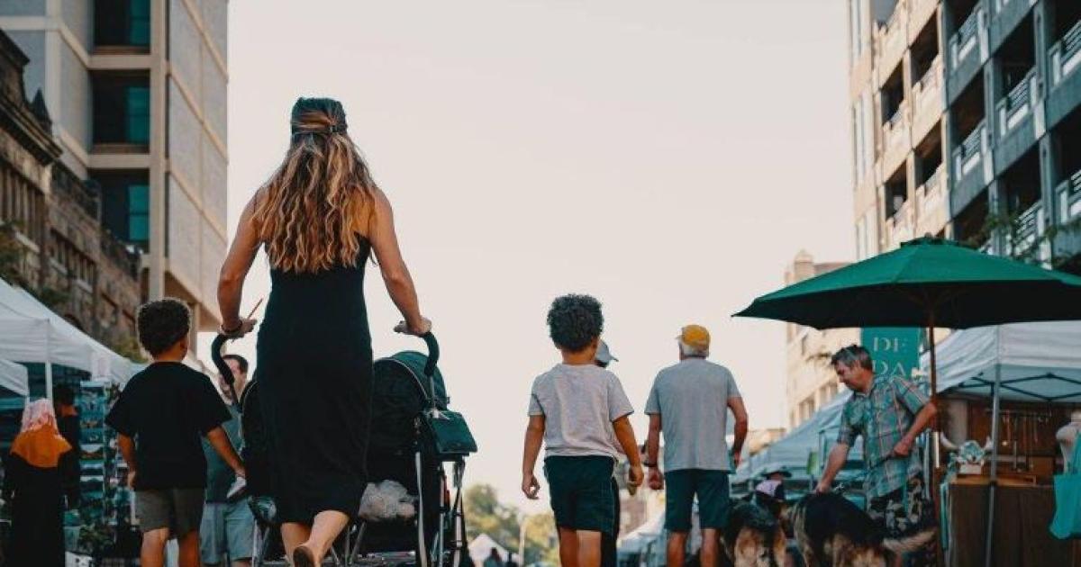 El 41-en-porciento- de los argentinos siente que vive peor que sus padres y el 63-en-porciento- ya resignoacute consumos