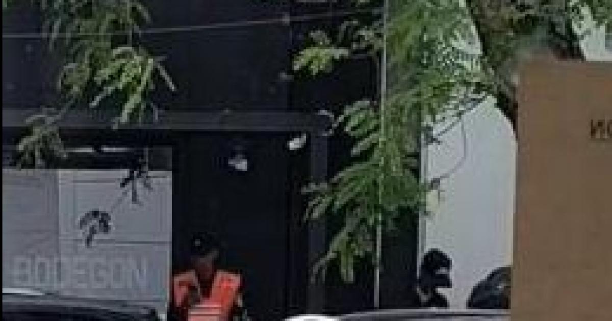 Un policiacutea fue sancionado por usar indebidamente  el celular durante el servicio