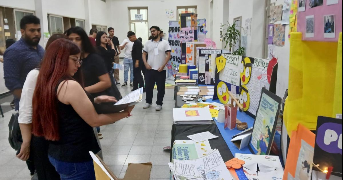 El ISFD Ndeg 1 realizoacute su muestra pedagoacutegica con la participacioacuten de tres profesorados