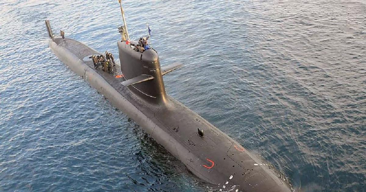 Defensa- Milei anuncioacute que le compraraacute submarinos y buques a Francia