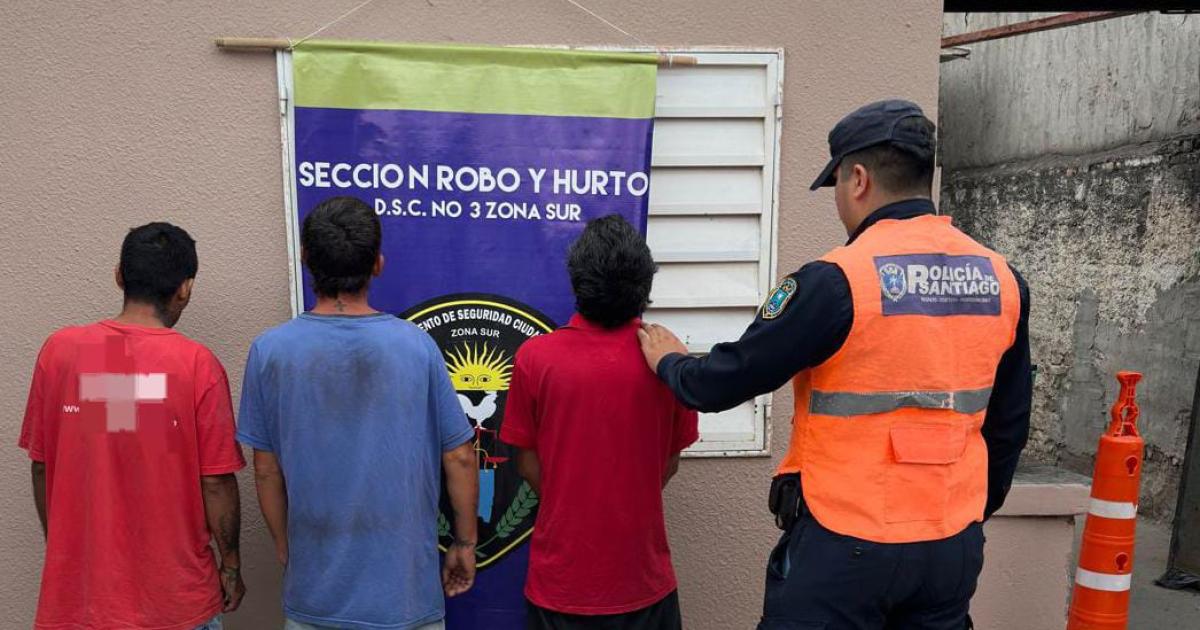 Los tres acusados fueron trasladados a sede policial