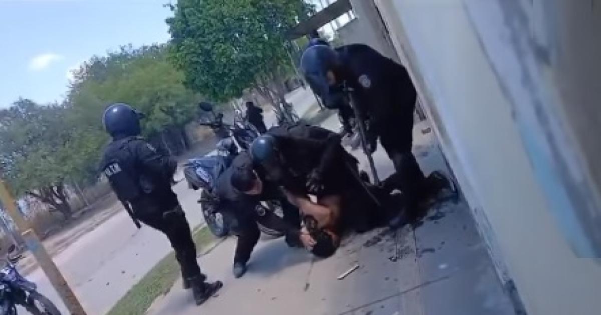 VIDEO Operativo caliente en La Banda- persecucioacuten tensioacuten y un efectivo lesionado por atrapar a un delincuente