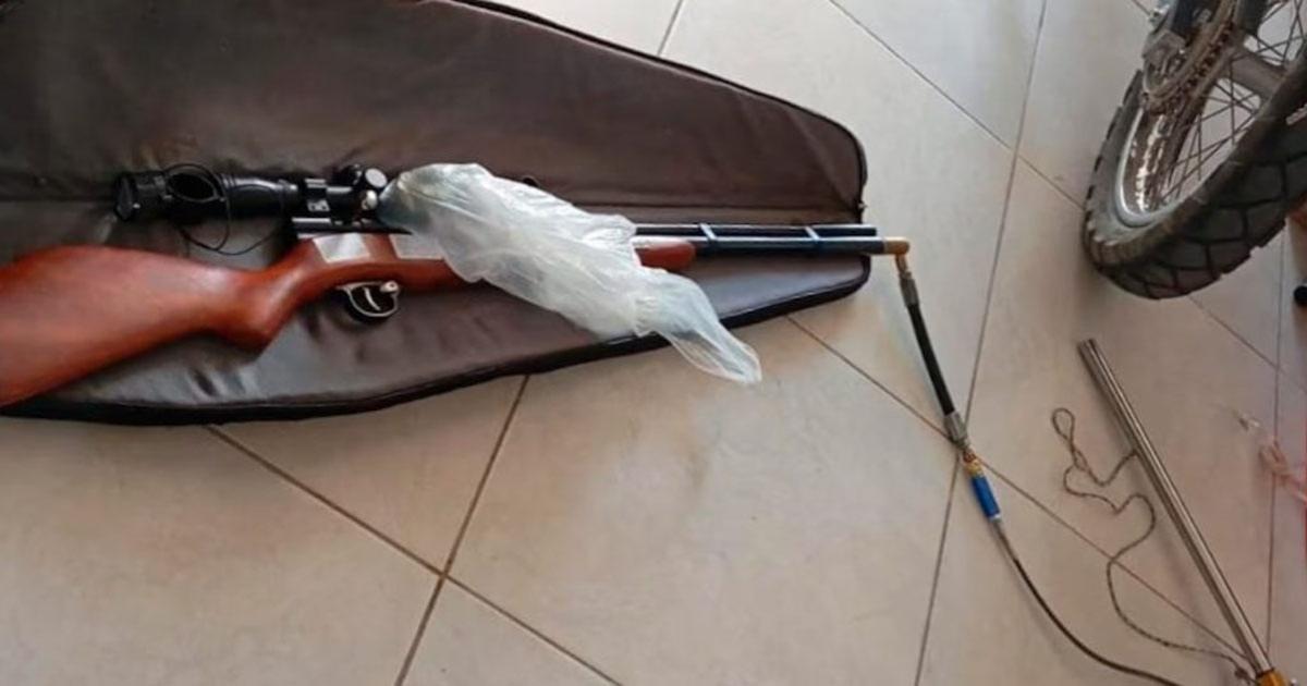 Murioacute un hombre que manipulaba un rifle de aire comprimido y se disparoacute por accidente