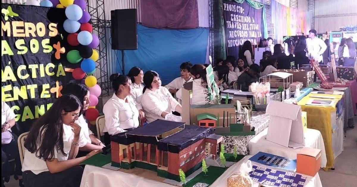 El Instituto Integral de Educacioacuten Permanente realizoacute su Muestra Anual