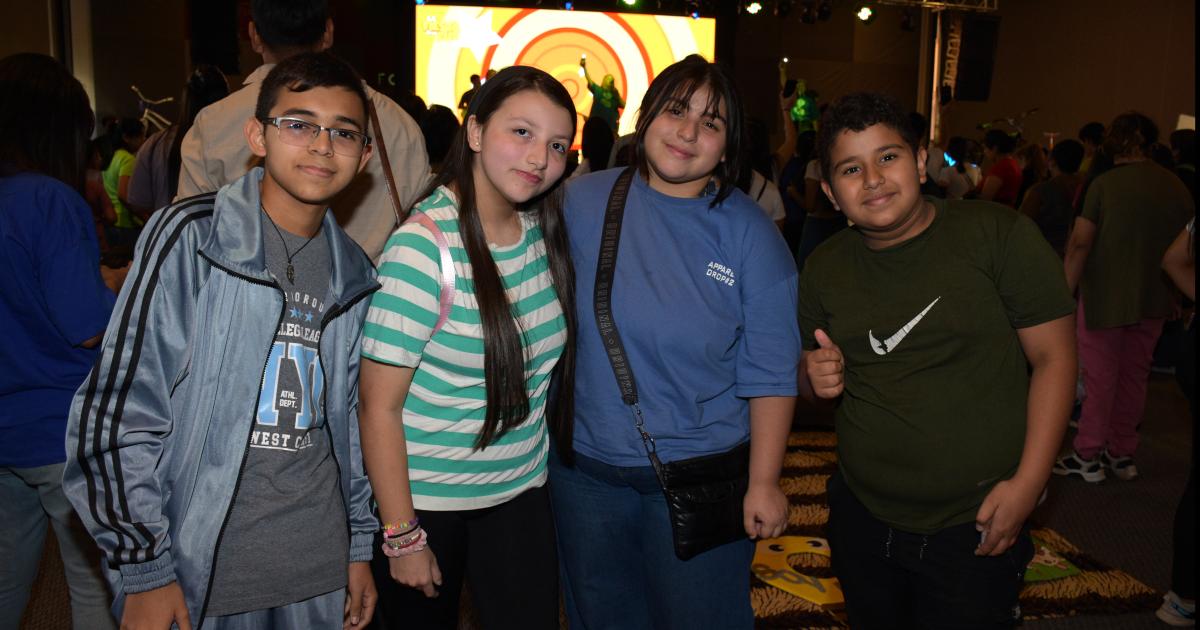 SE VIVIOacute LA FIESTA DE LA LUZ EN EL FOacuteRUM