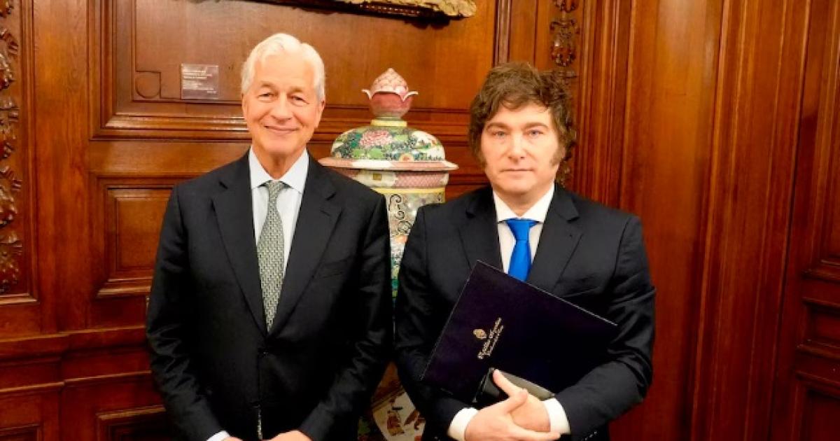 Luis Caputo admitioacute ante inversores posibles reajustes al reacutegimen de las bandas cambiarias