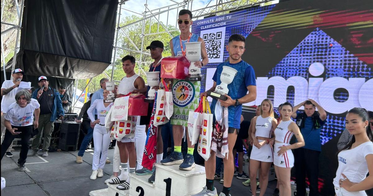 Asiacute fue la premiacioacuten de los 10 kiloacutemetros del Maratoacuten del Diario EL LIBERAL #150 Copa Canal 7