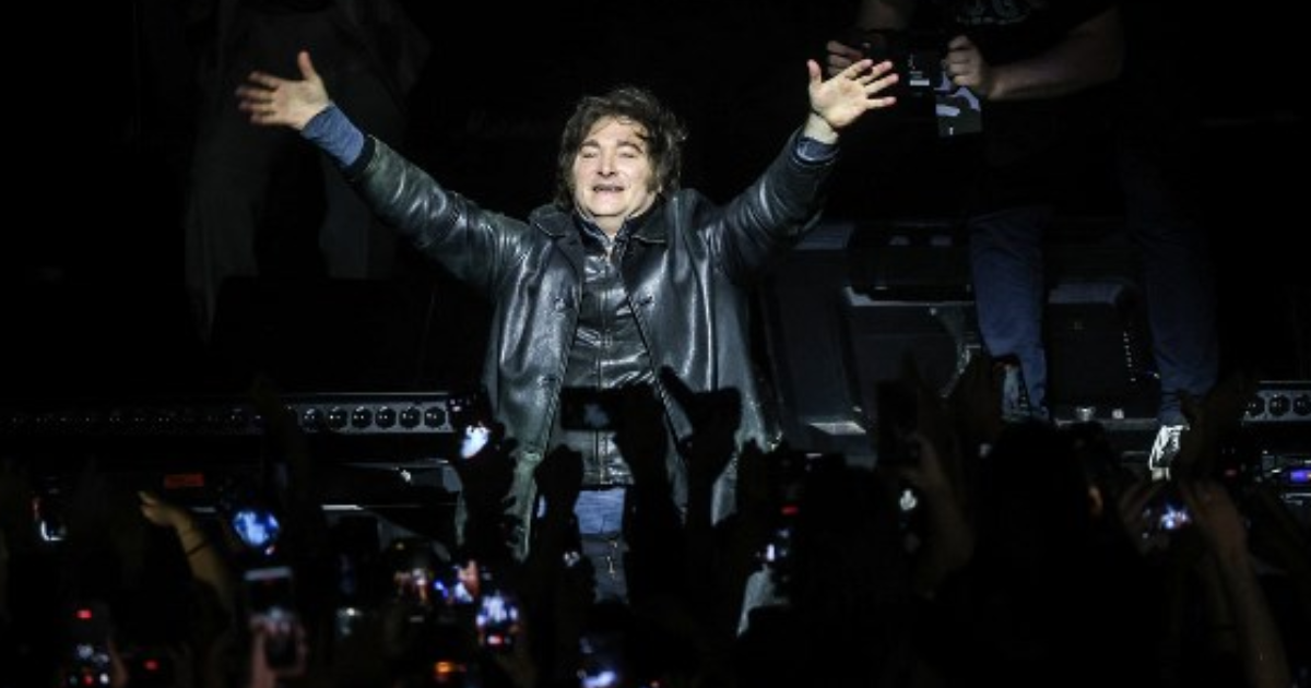 Con un cover de Nino Bravo Javier Milei celebroacute el 36deg aniversario de la caiacuteda del Muro de Berliacuten