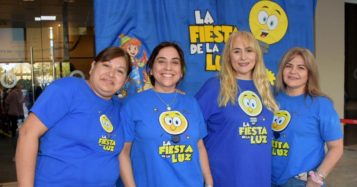 SE VIVIOacute LA FIESTA DE LA LUZ EN EL FOacuteRUM