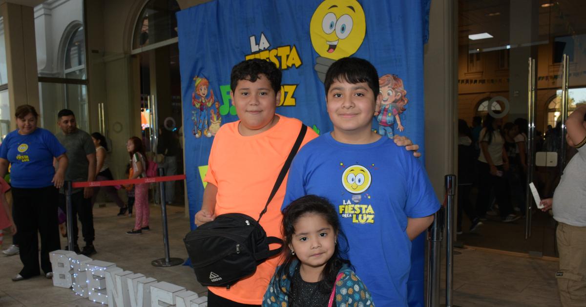 SE VIVIOacute LA FIESTA DE LA LUZ EN EL FOacuteRUM