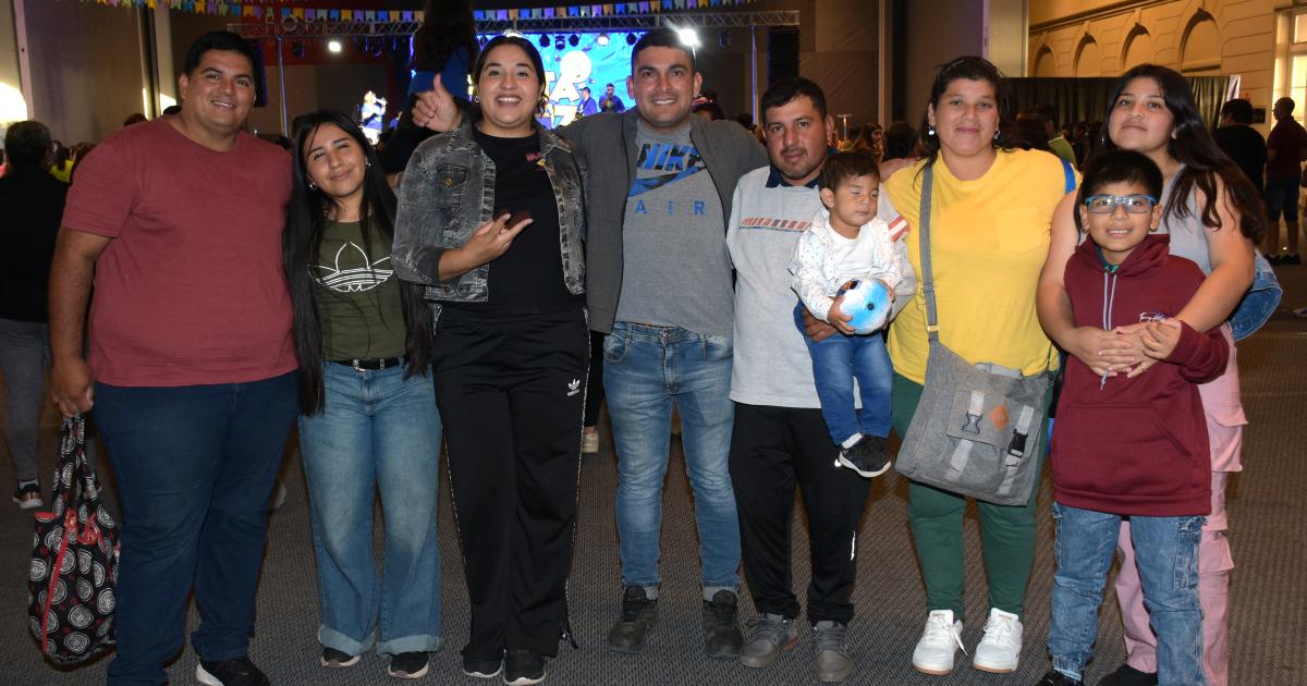 SE VIVIOacute LA FIESTA DE LA LUZ EN EL FOacuteRUM