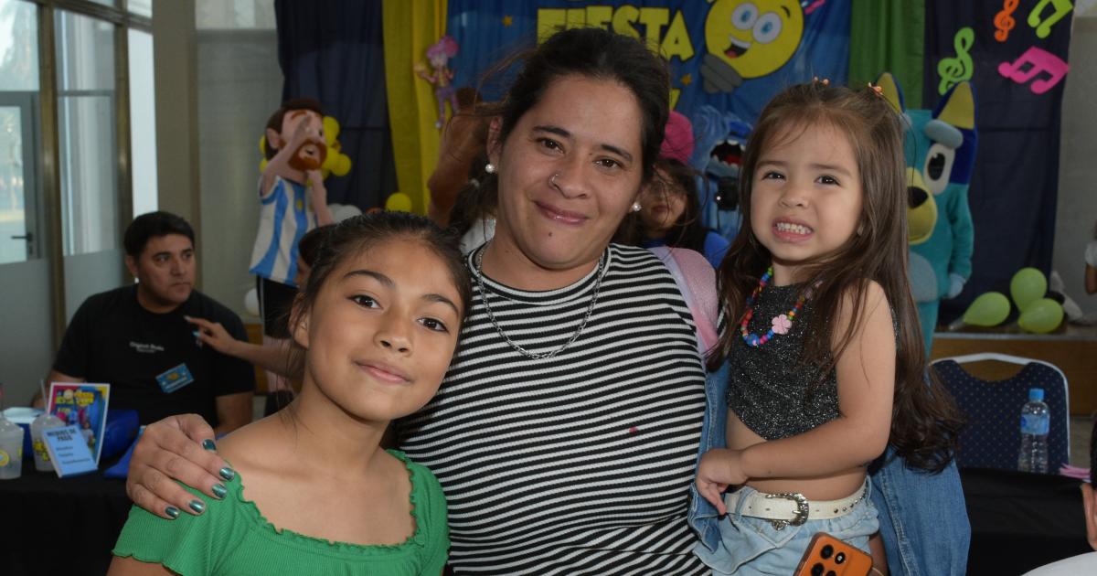 SE VIVIOacute LA FIESTA DE LA LUZ EN EL FOacuteRUM