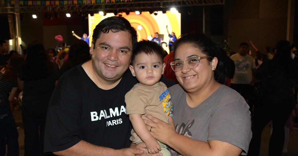 SE VIVIOacute LA FIESTA DE LA LUZ EN EL FOacuteRUM