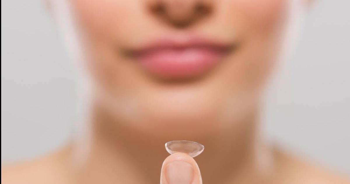 Ducharse con lentes de contacto- iquesthay riesgo de infecciones oculares graves