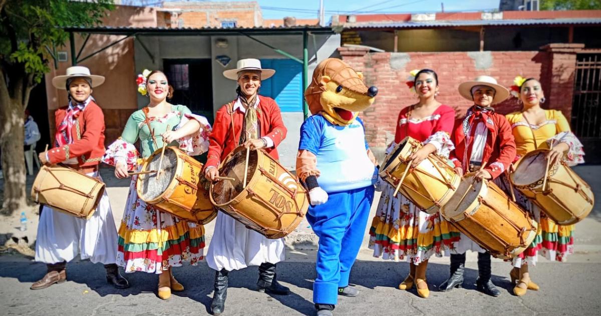 VIDEO El Maratoacuten de EL LIBERAL hizo vibrar el 8 de Abril al ritmo de los bombos