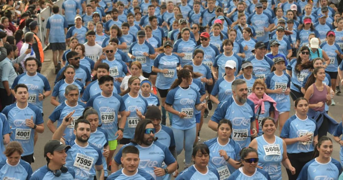 VIDEO  EL LIBERAL copoacute las calles de Santiago con su tradicional maratoacuten