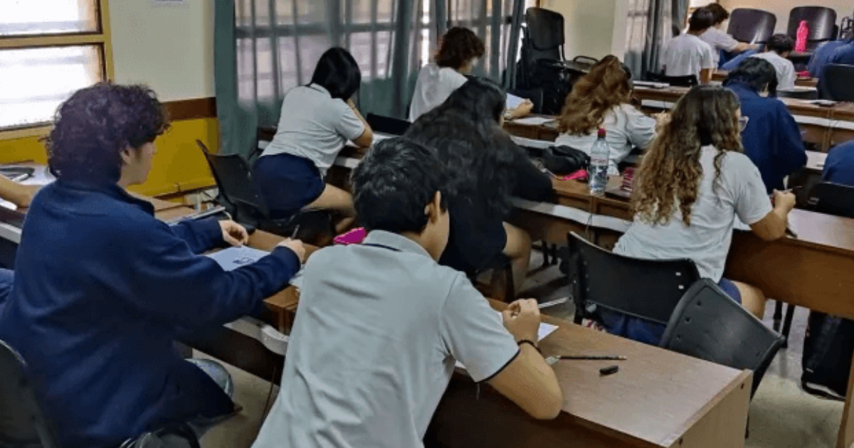 Sturzenegger defendioacute la desregulacioacuten de las cuotas de colegios privados