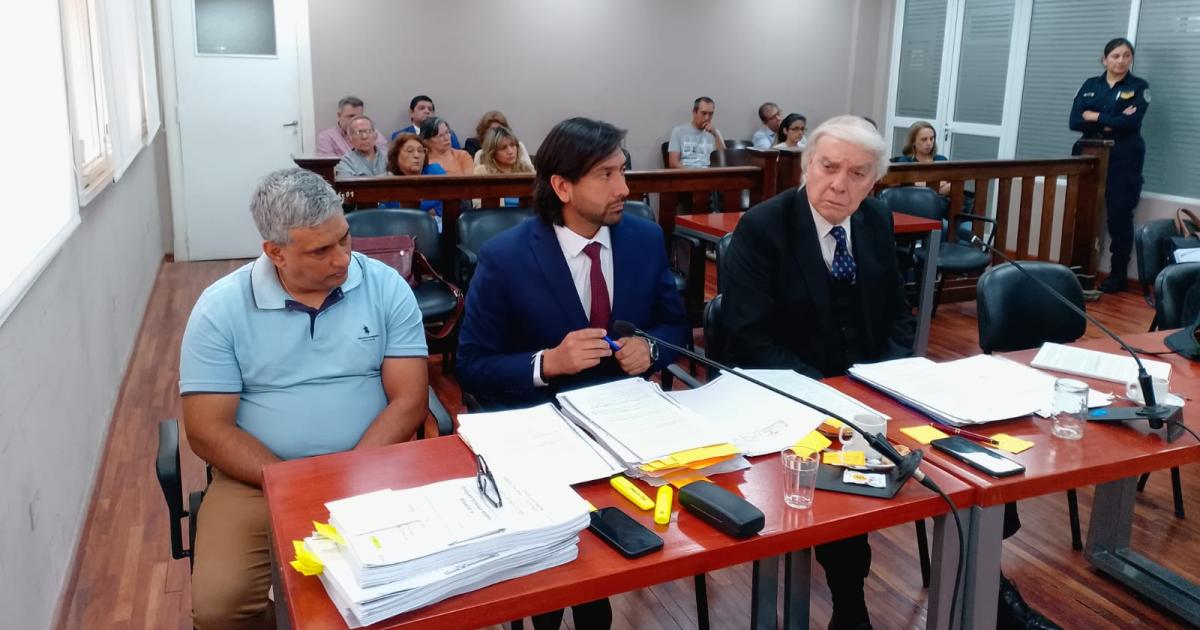 El expolicía es representado por el Dr Francisco Cavallotti y Pedro Orieta